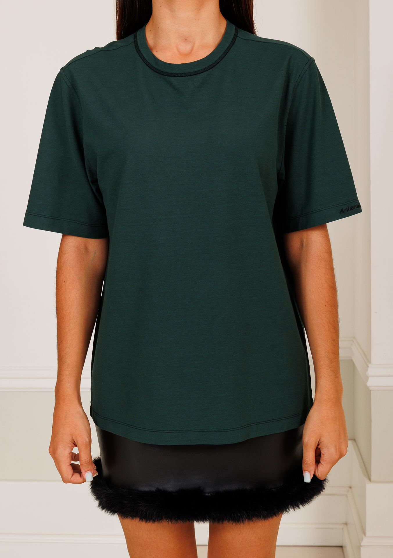 T-shirt crepe com bordado “assinatura” - Image 4
